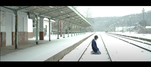 '봄날' 뮤직비디오 캡처