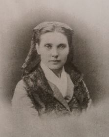 폴리나 수슬로바(1839~1918) 러시아의 단편소설작가. 도스토옙스키의 정부(情婦). 러시아 최초의 여성 내과 의사인 나데즈다 수슬로바의 언니. 1860년대 사진