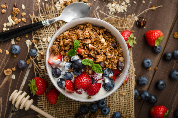 ◇ 그래놀라가 포함된 아침 식사는 활발한 두뇌 활동에 도움이 된다.                         *출처=shutterstock