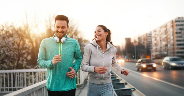 ◇ A certain amount of walking per day has been found to lower the risk of cancer-related death.  *source=shutterstock