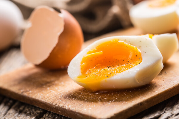 ◇ 계란은 일주일에 3개 정도 섭취하는 것이 좋다는 연구 결과가 국제 영양 학술지에 실렸다.  /출처=셔터스톡