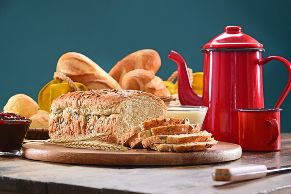 빵 등 정제 탄수화물로 만들어진 아침 식단을 먹은 사람의 경우 그렇지 않은 식단으로 아침을 먹은 사람보다 매력지수가 낮다는 연구 결과가 보도됐다.   /셔터스톡 